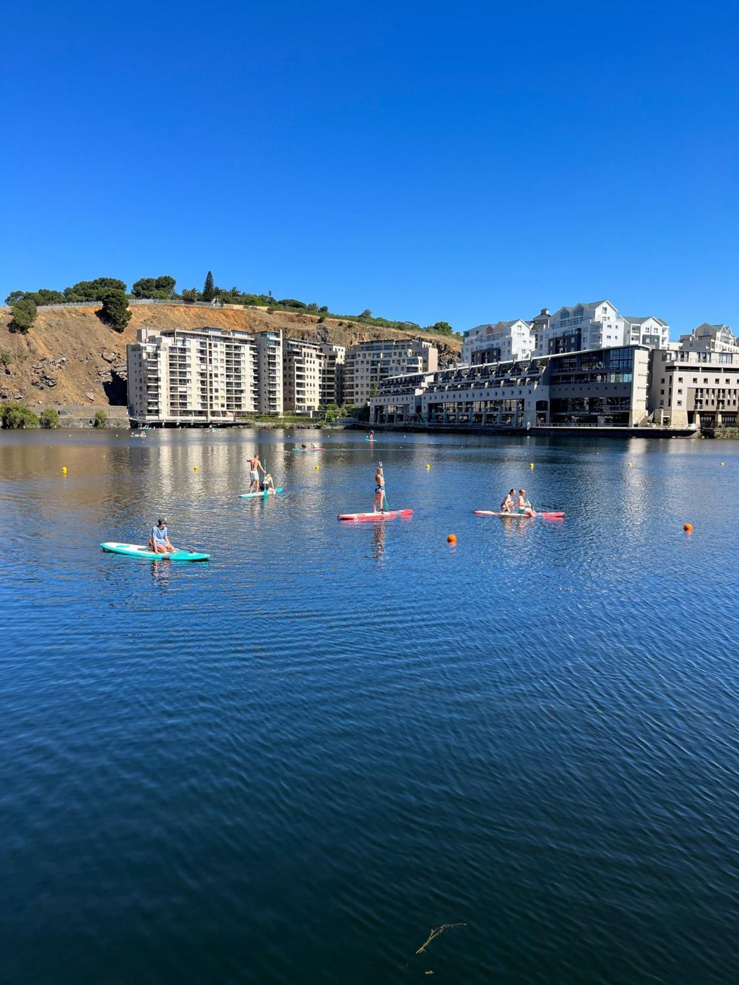 Meerendahl Luxury Apartments At Tyger Lake Kaapstad Buitenkant foto